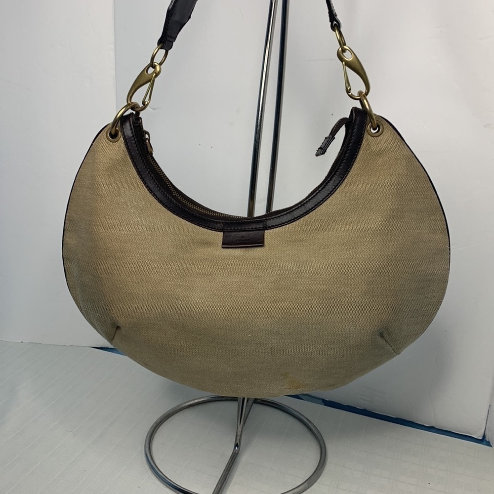 Gucci crescent handbag comes with COA